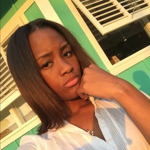 Meet your Posher, Alexia